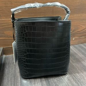 NWT Black crocodile vegan bucket style crossbody